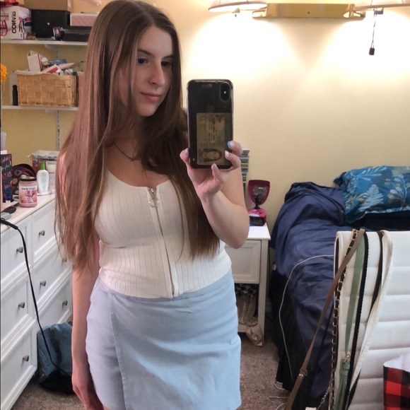 Meet your Posher, Alyssa - Picture 1 of 1